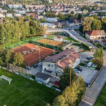 Raketa Residence, Restaurant & Hotel Prievidza Buitenkant foto