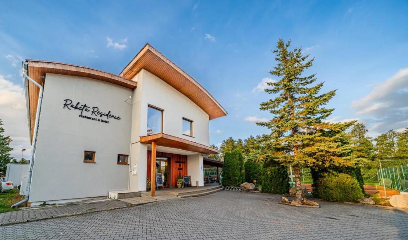 Raketa Residence, Restaurant & Hotel Prievidza Buitenkant foto